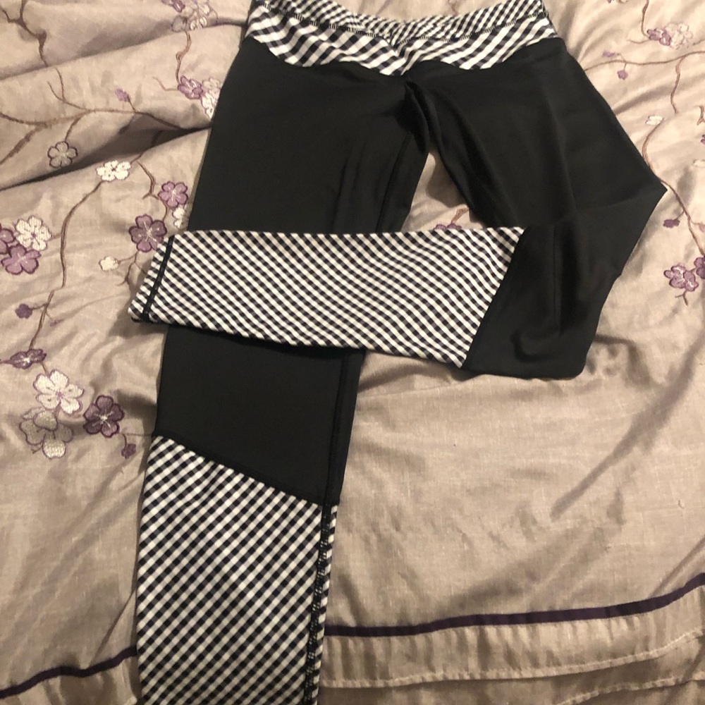 Super cute women’s workout pants!!